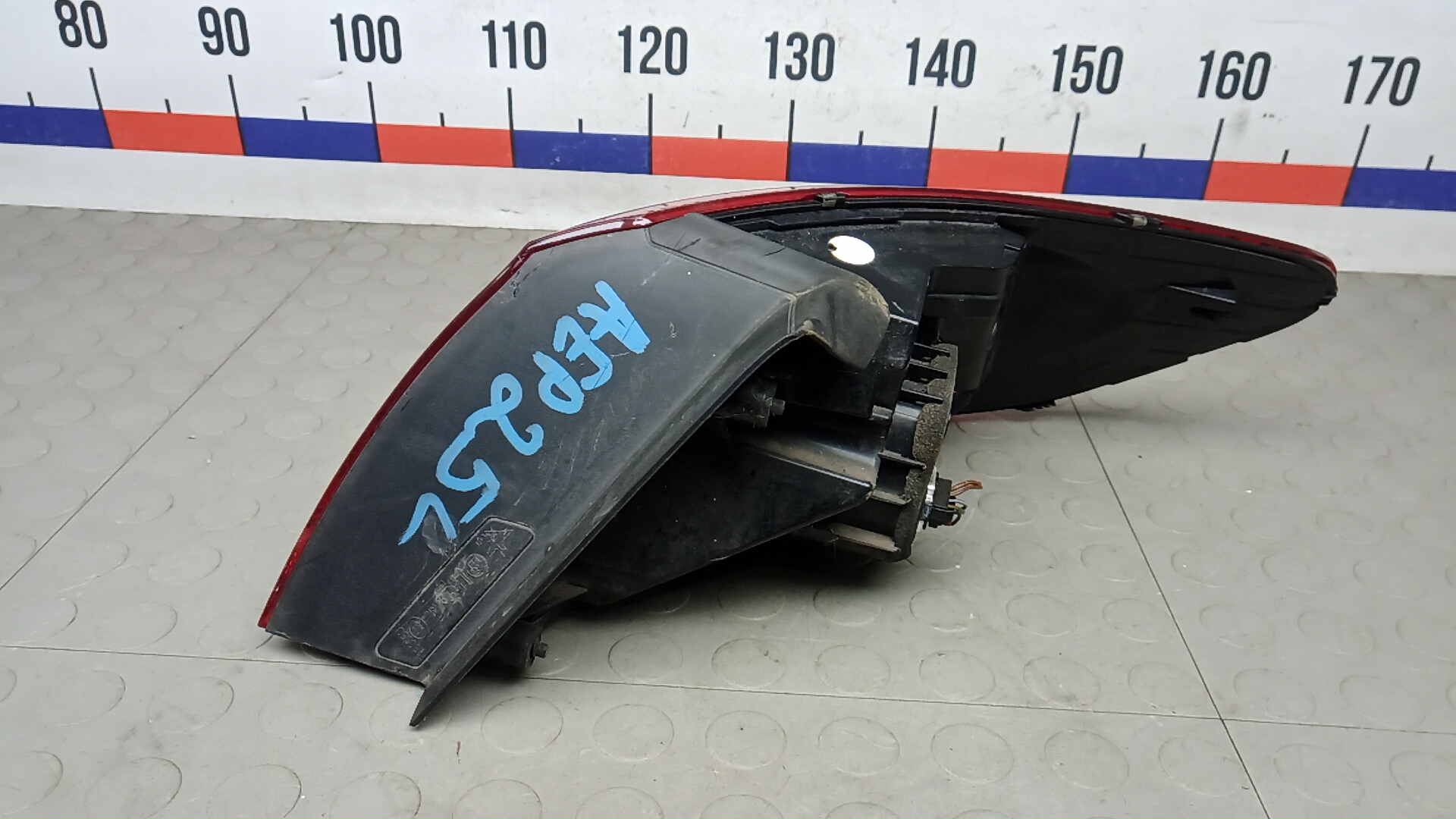 Фонарь задний левый