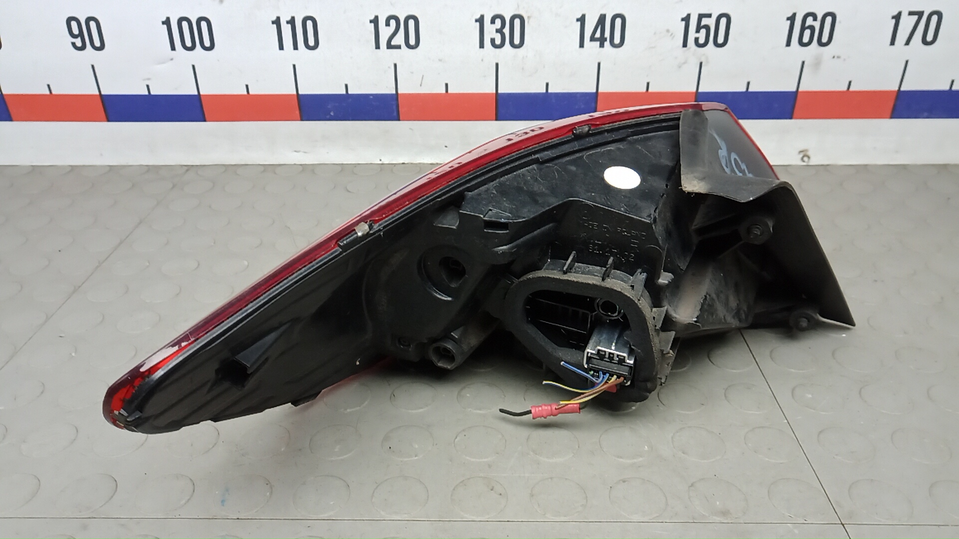 Фонарь задний правый