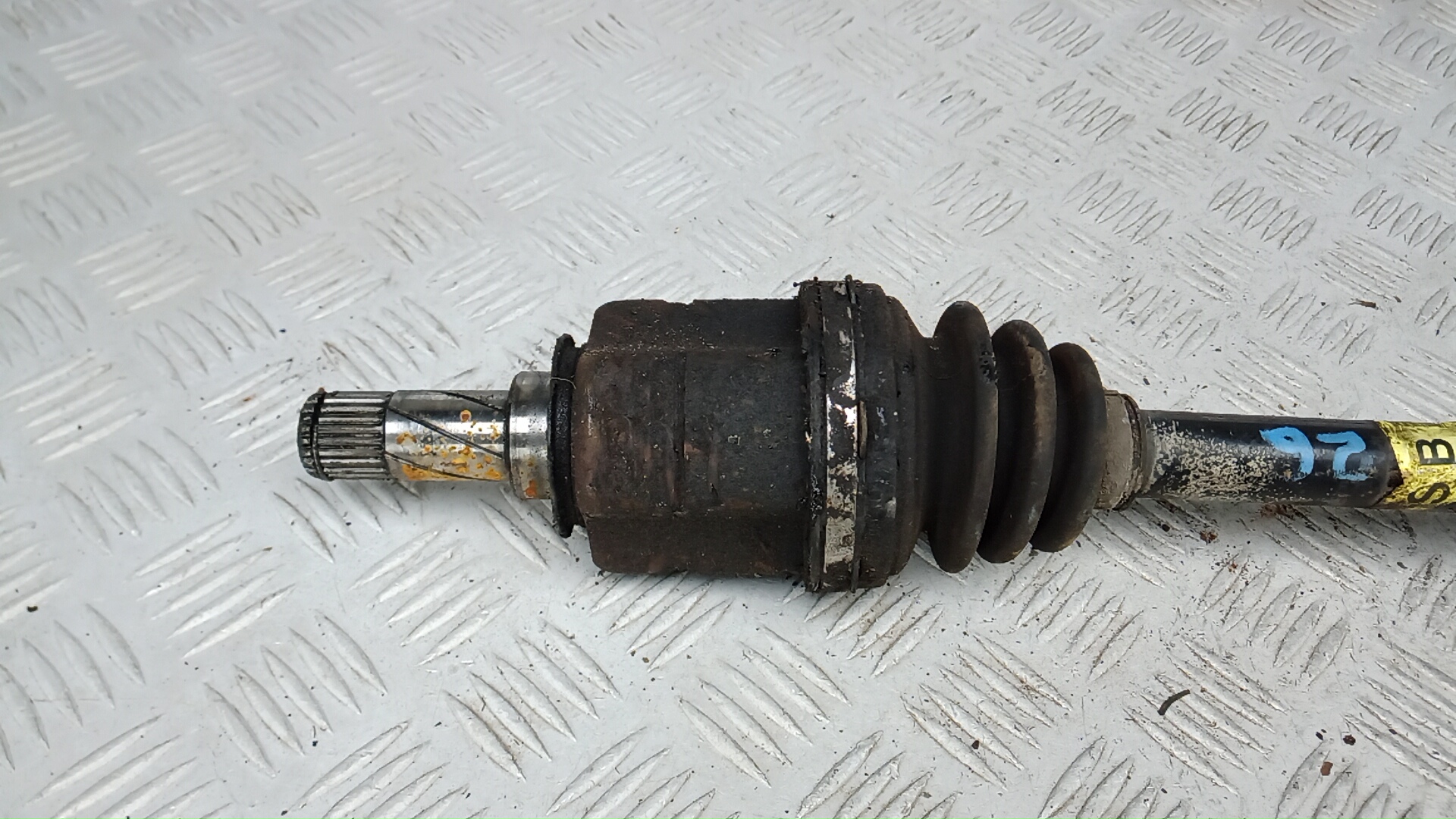 Полуось передняя левая