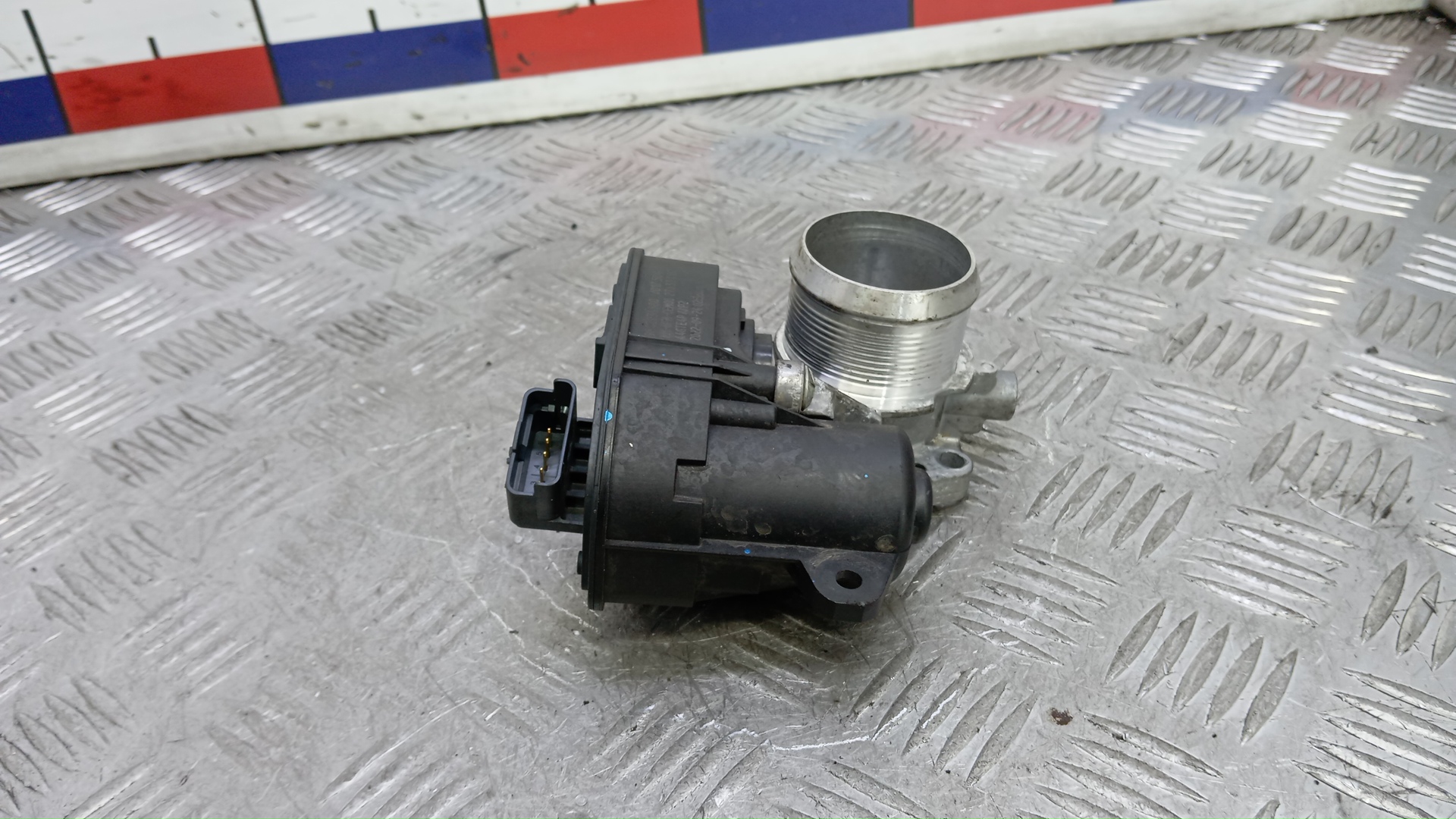 Заслонка дроссельная электрическая