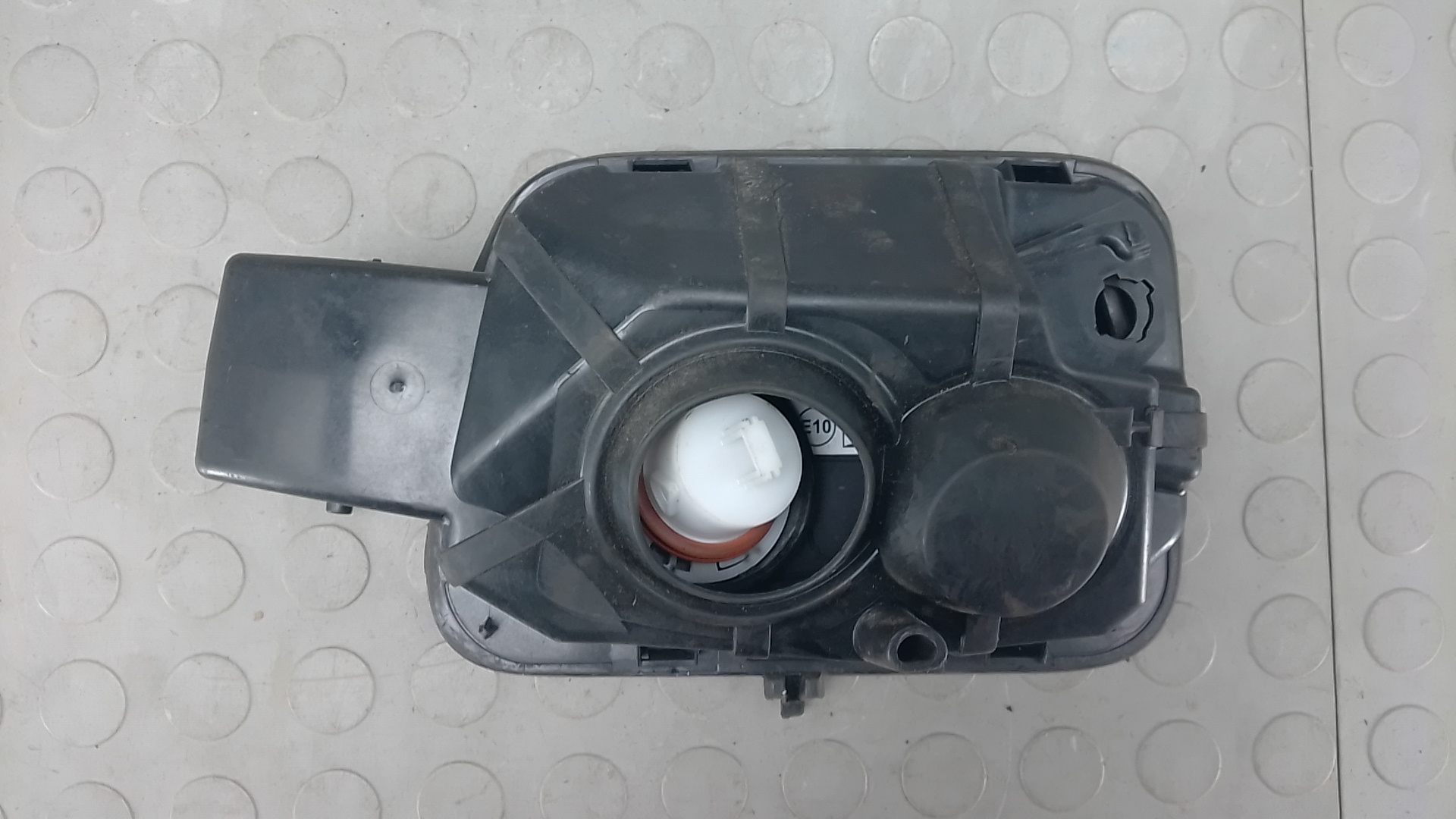 Лючок бензобака