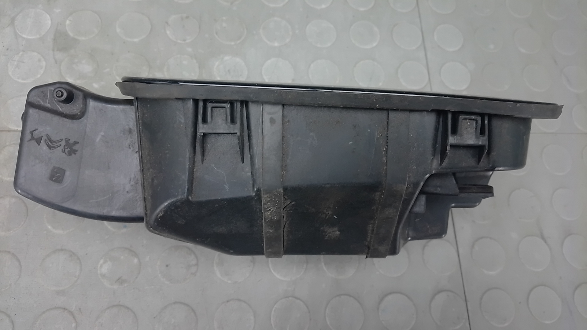 Лючок бензобака