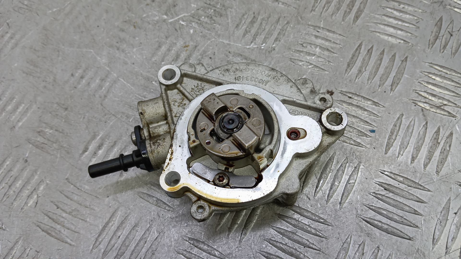 Насос вакуумный