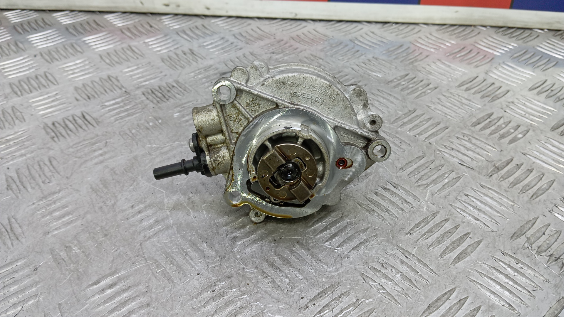 Насос вакуумный