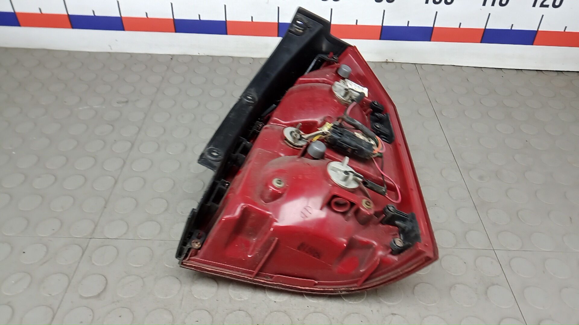 Фонарь задний левый