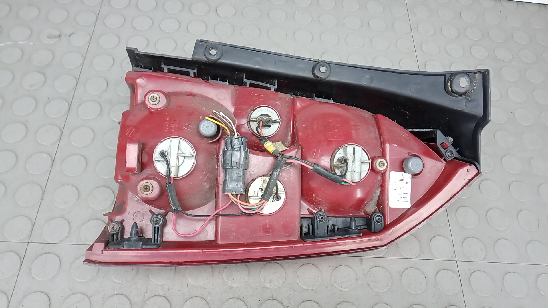 Фонарь задний левый