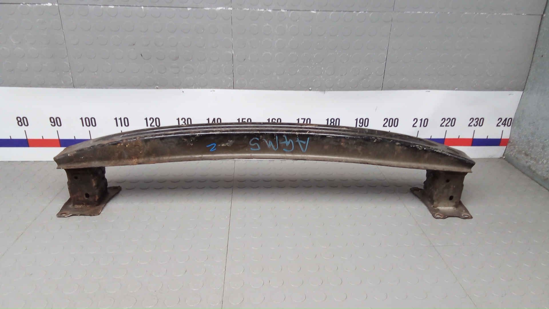 Усилитель заднего бампера