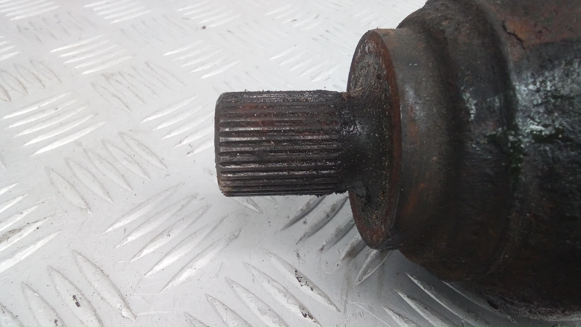 Полуось передняя правая