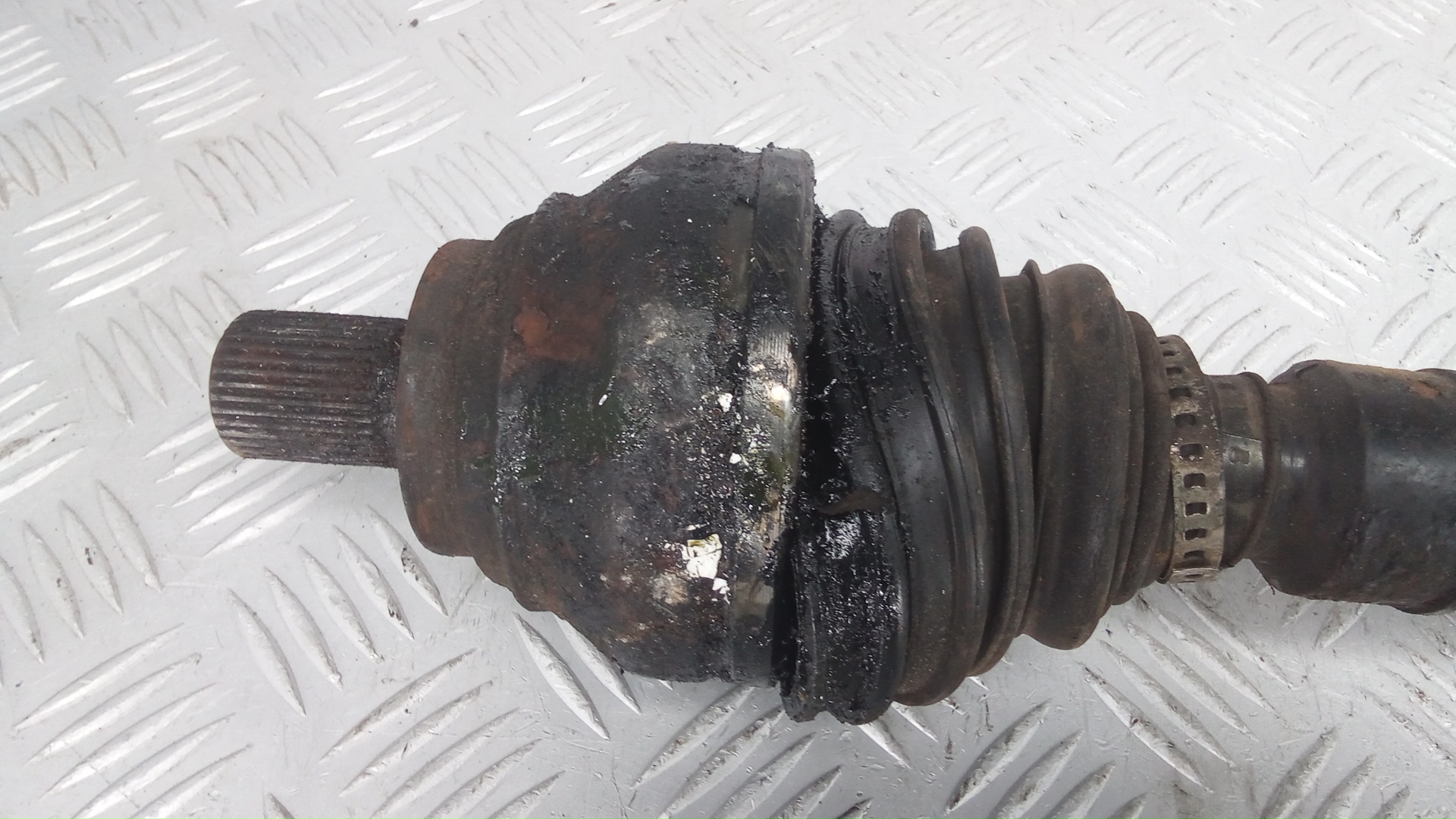 Полуось передняя правая