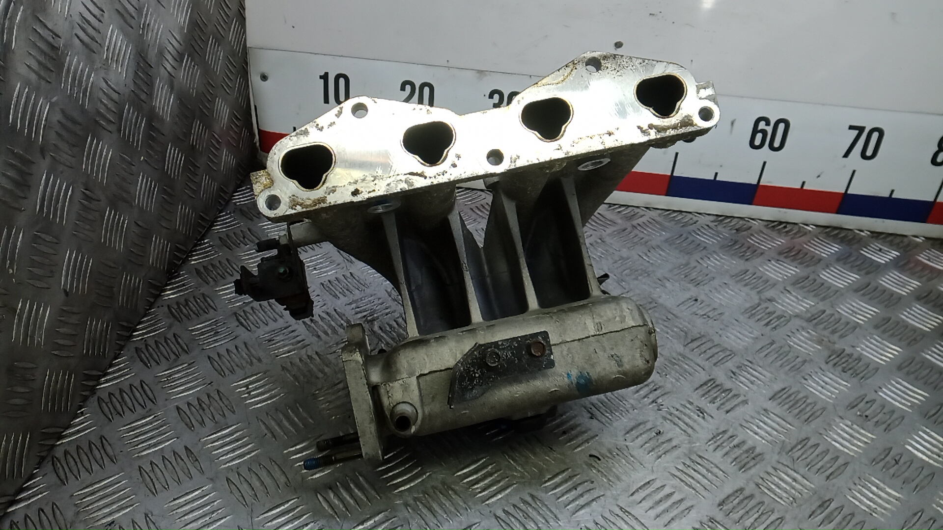 Коллектор впускной