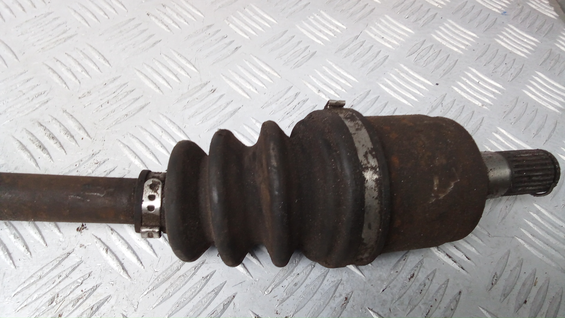 Полуось передняя правая