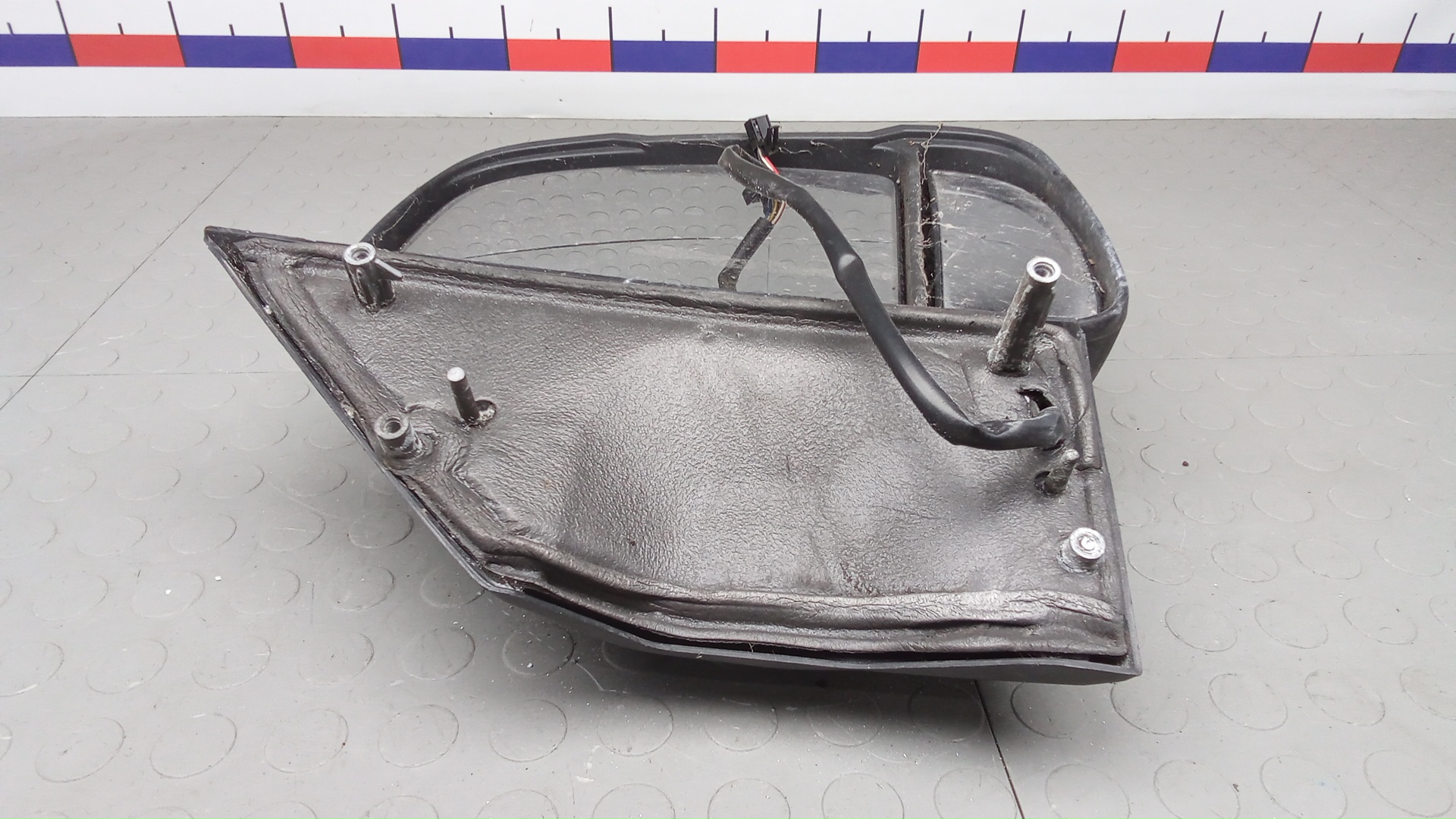 Зеркало правое электрическое