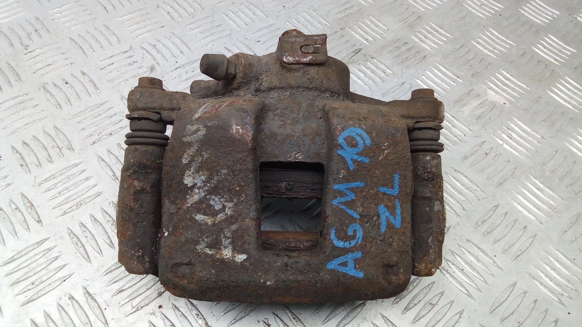 Суппорт задний левый