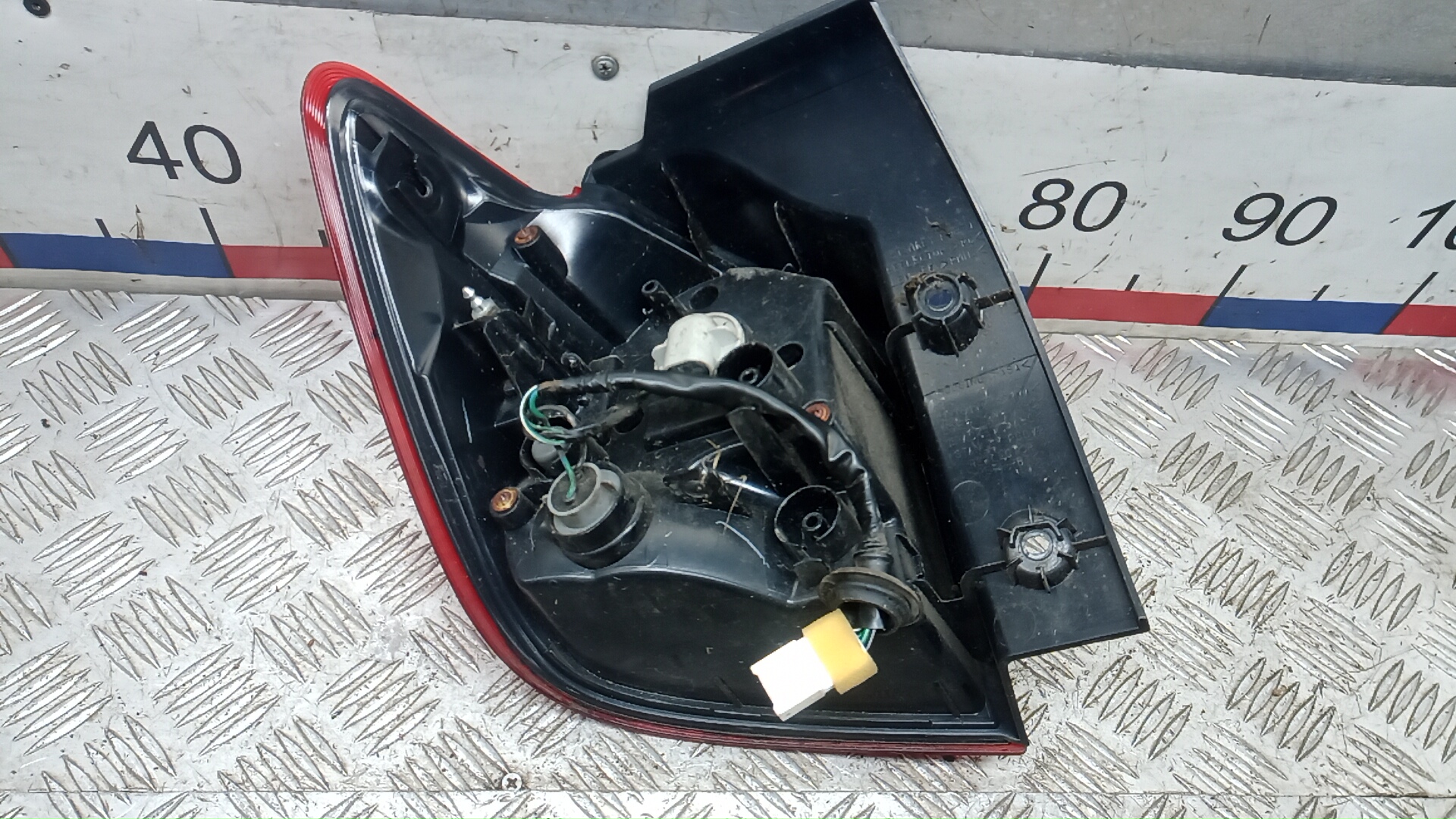 Фонарь задний правый