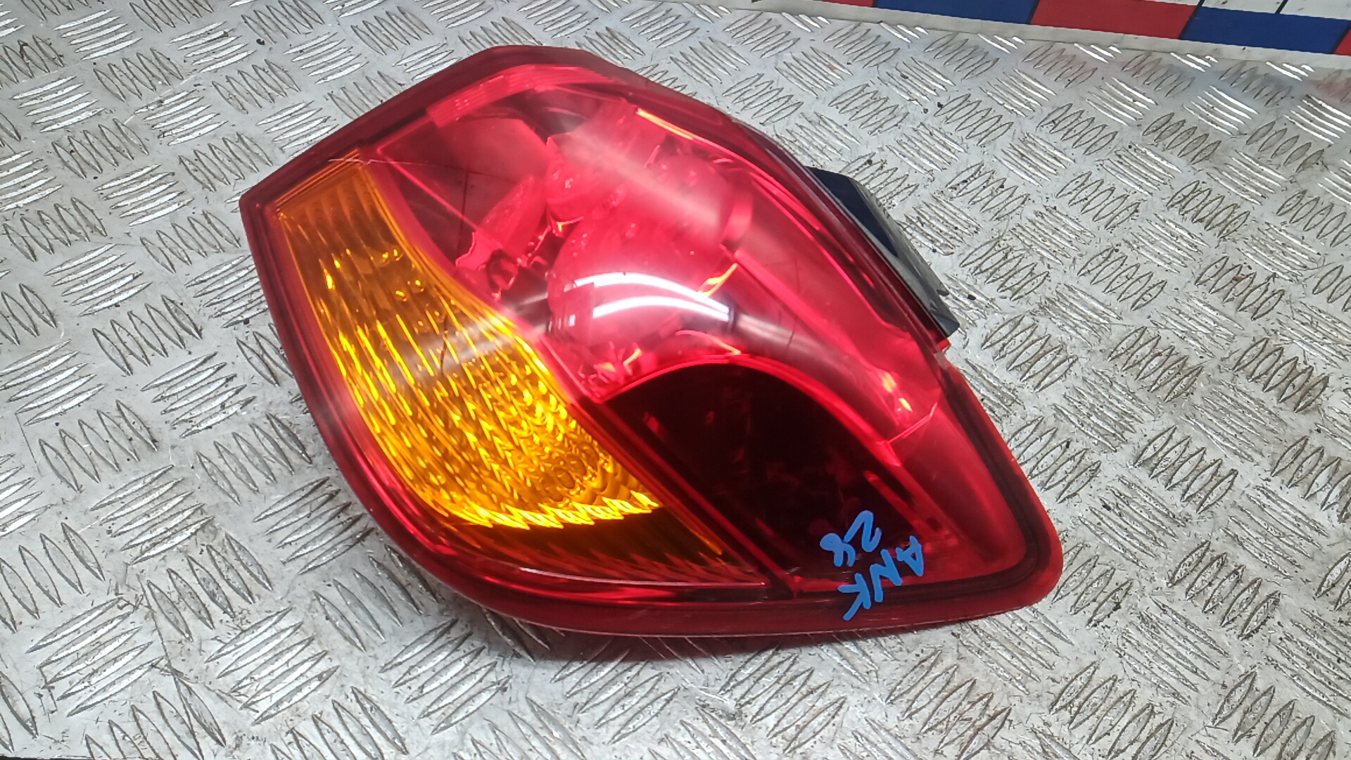 Фонарь задний правый