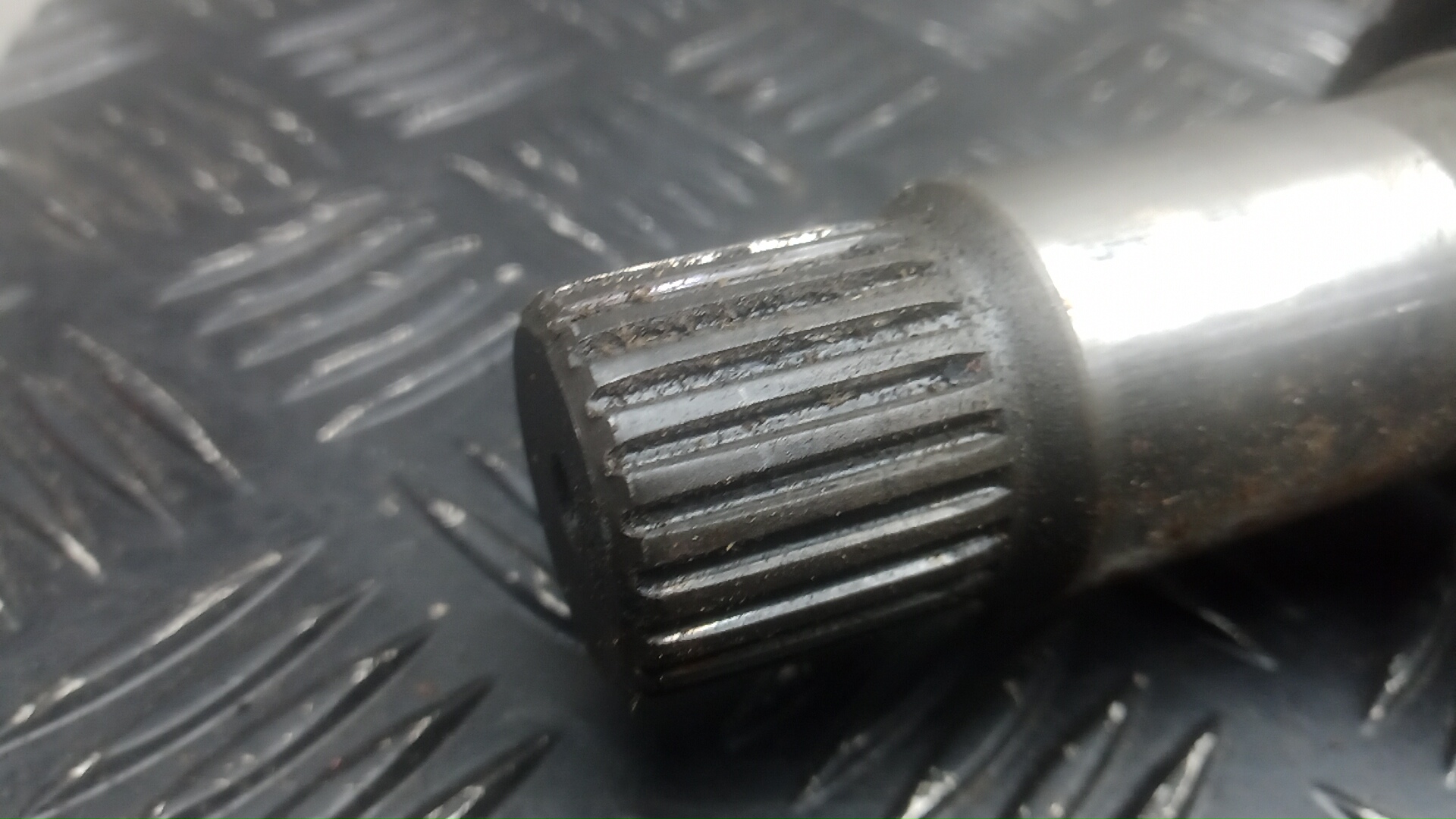 Полуось передняя правая