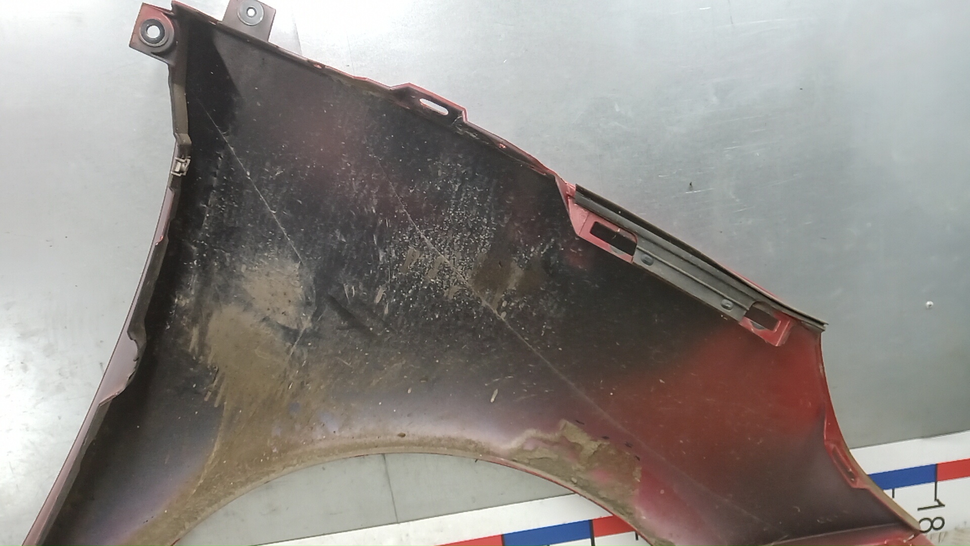 Крыло переднее левое