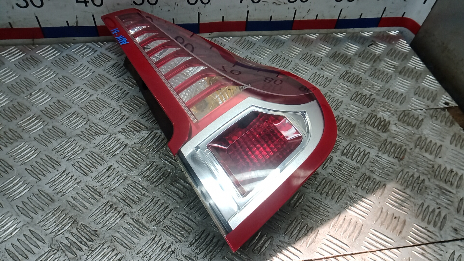 Фонарь задний правый