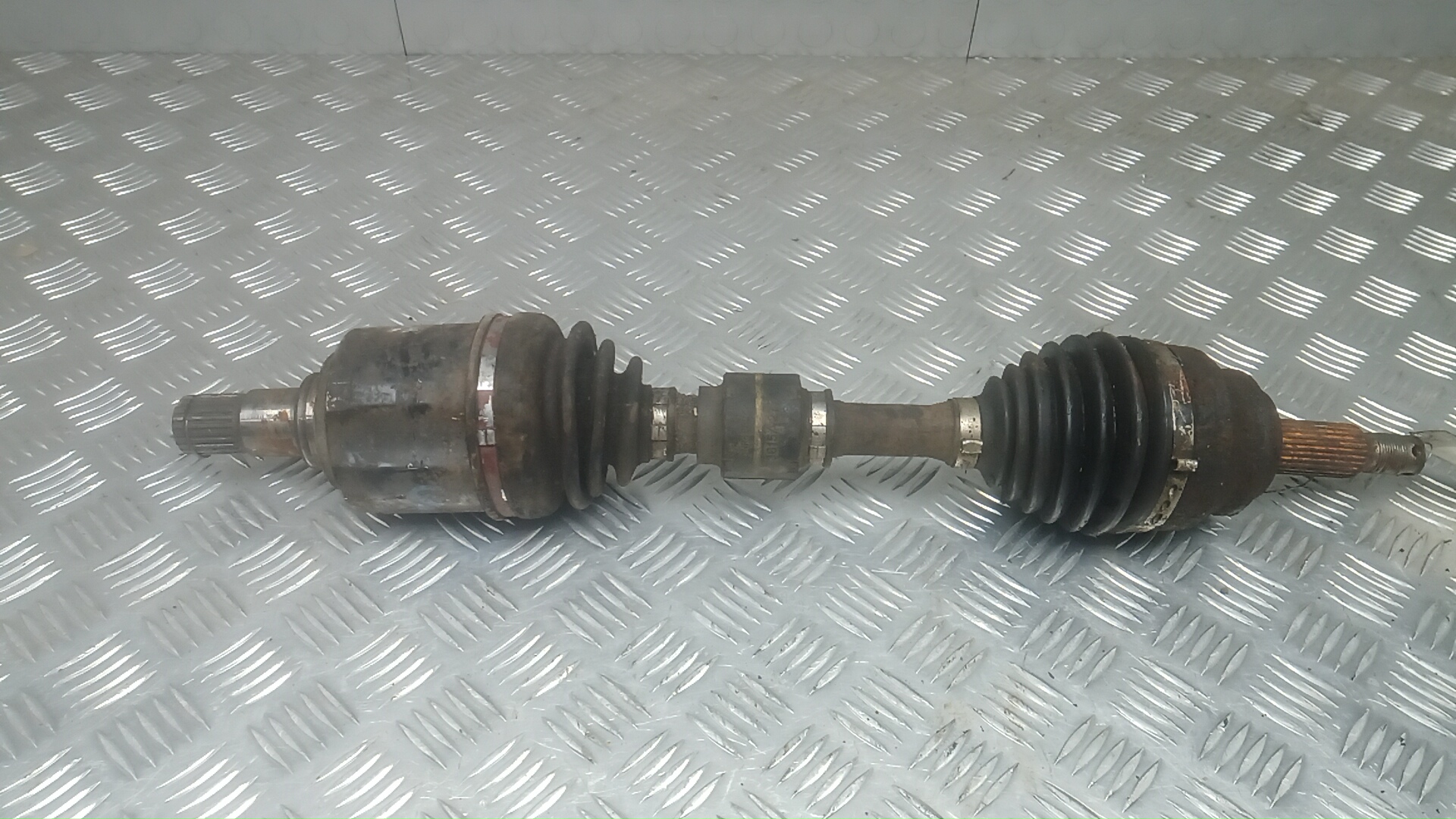 Полуось передняя левая