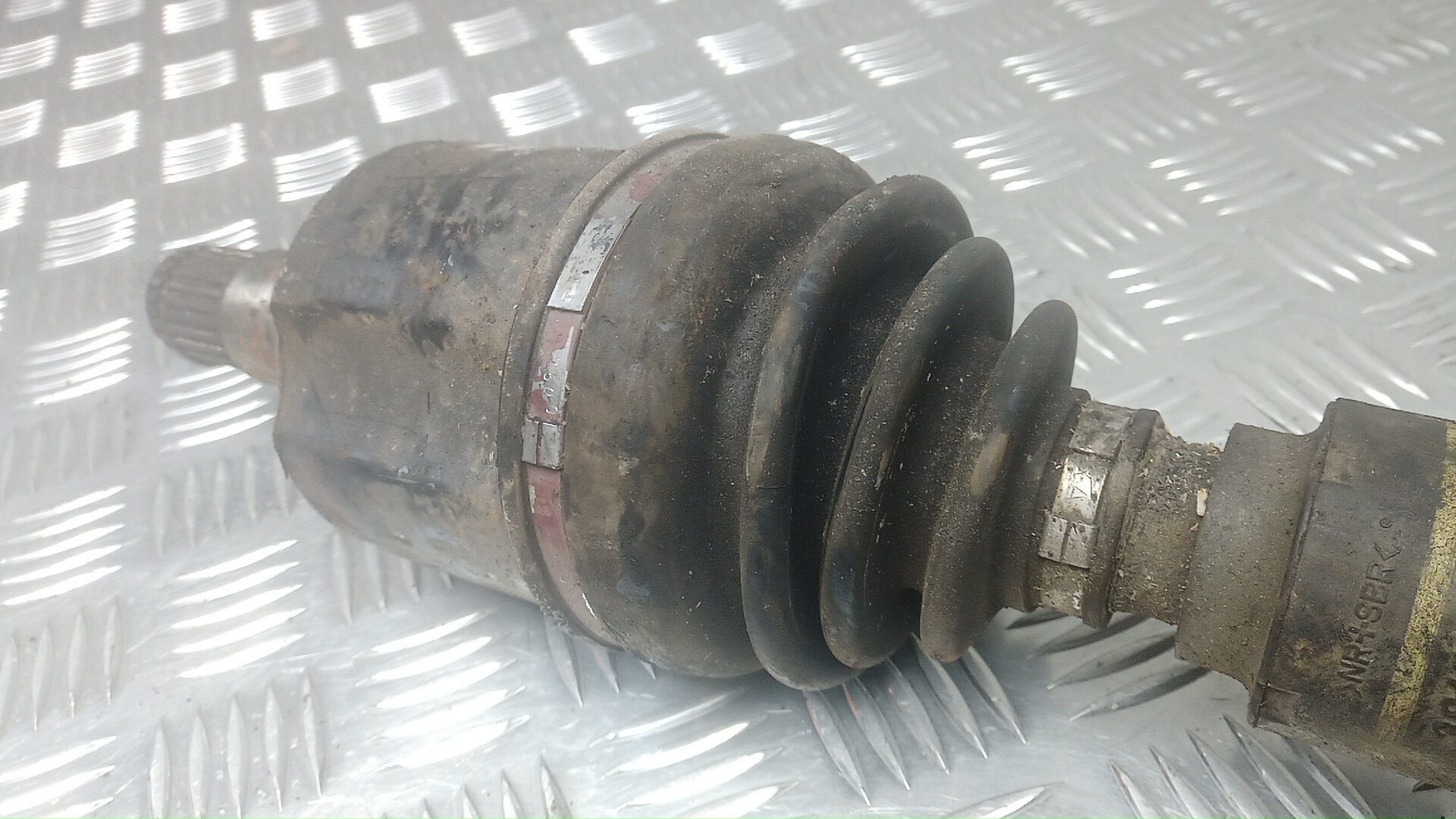 Полуось передняя левая