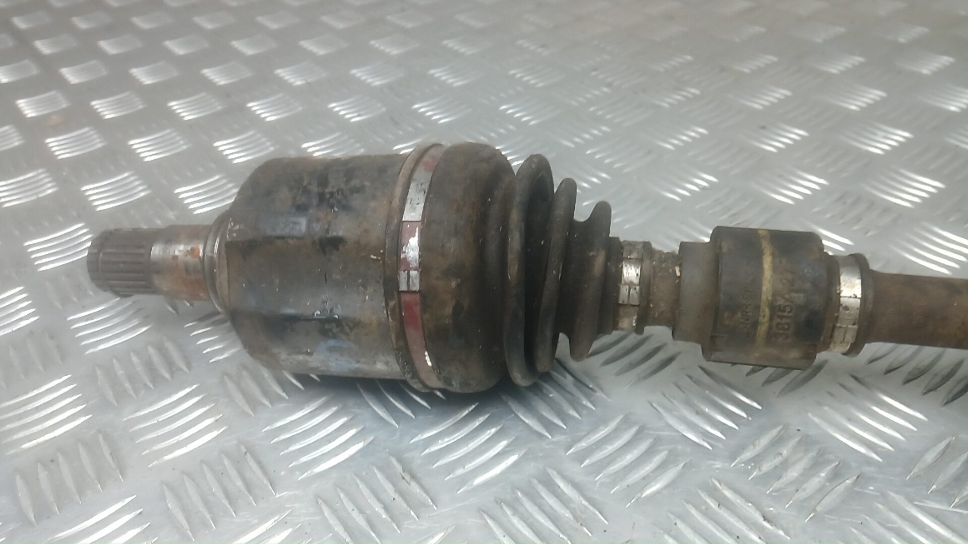 Полуось передняя левая