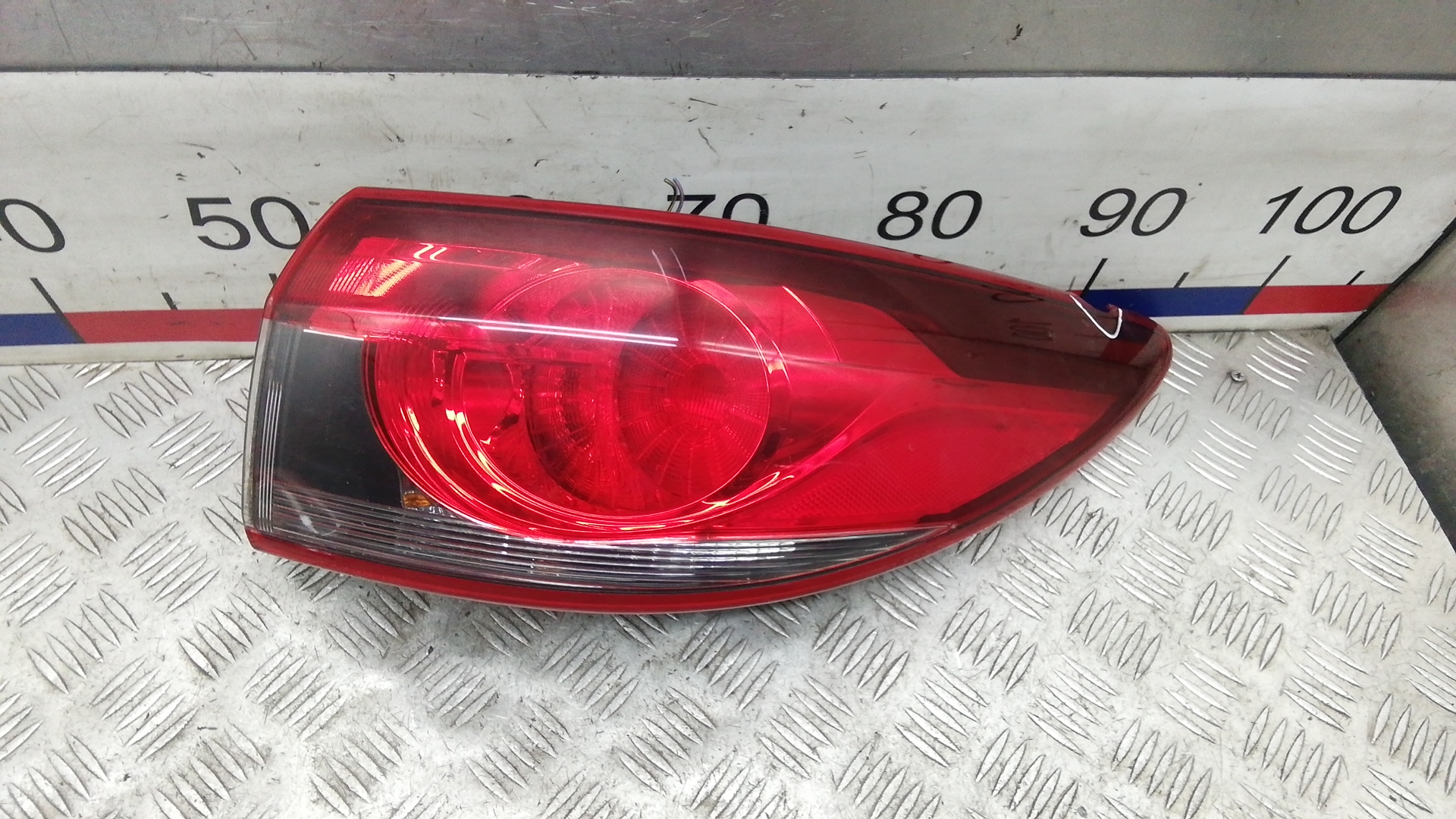 Фонарь задний правый