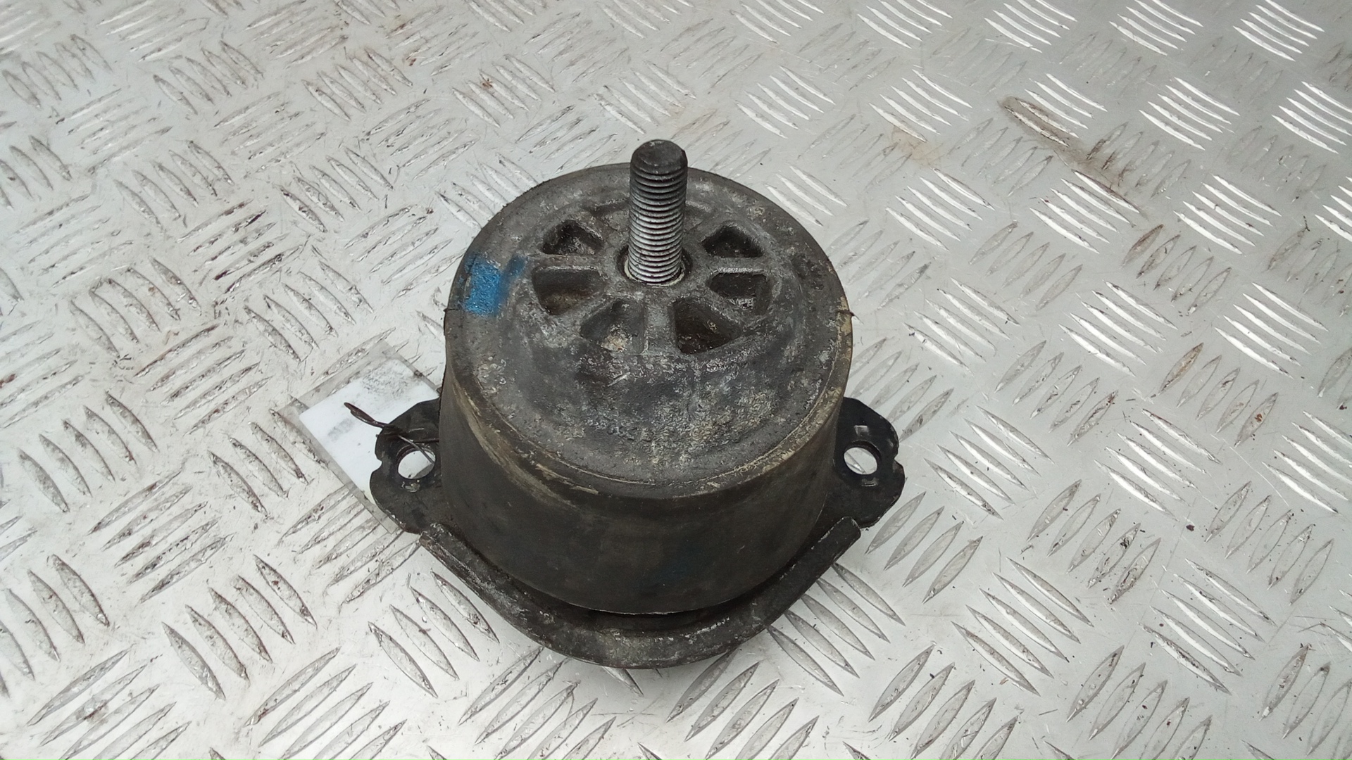 Опора двигателя