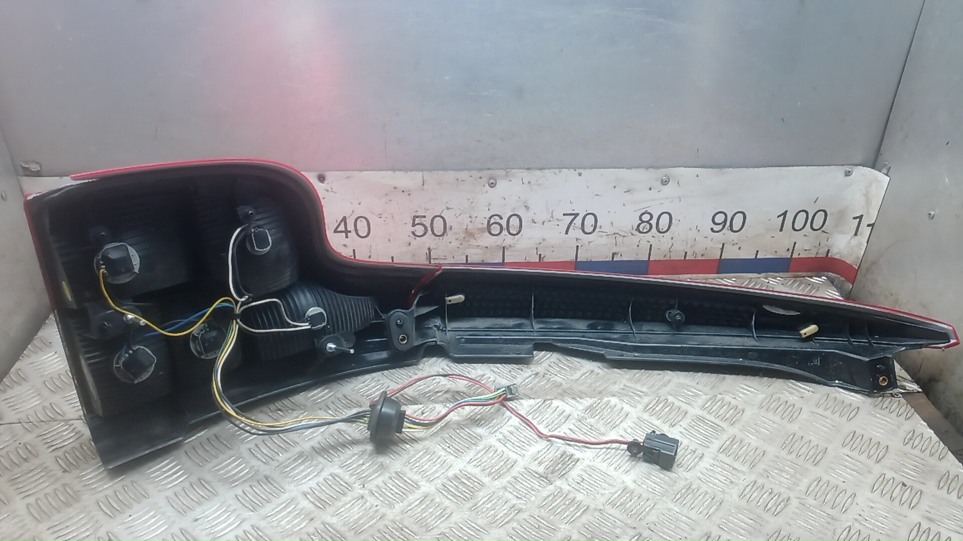 Фонарь задний правый