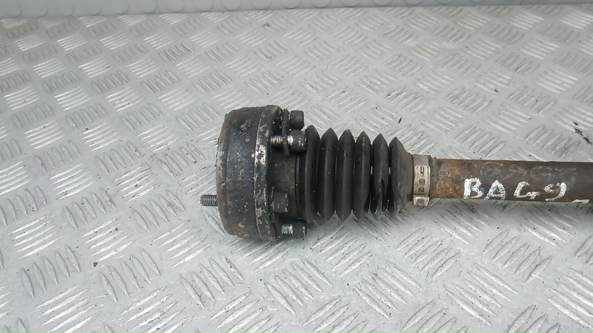 Полуось передняя левая