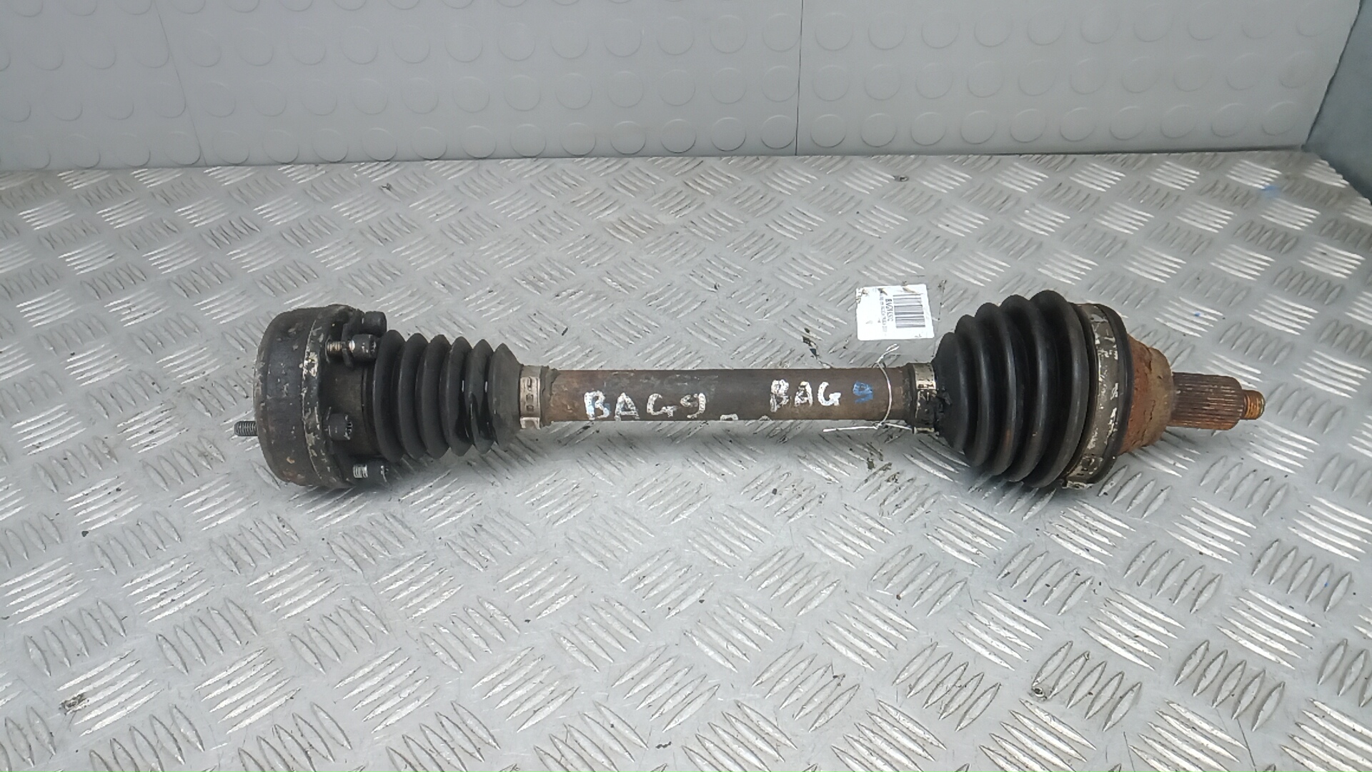 Полуось передняя левая