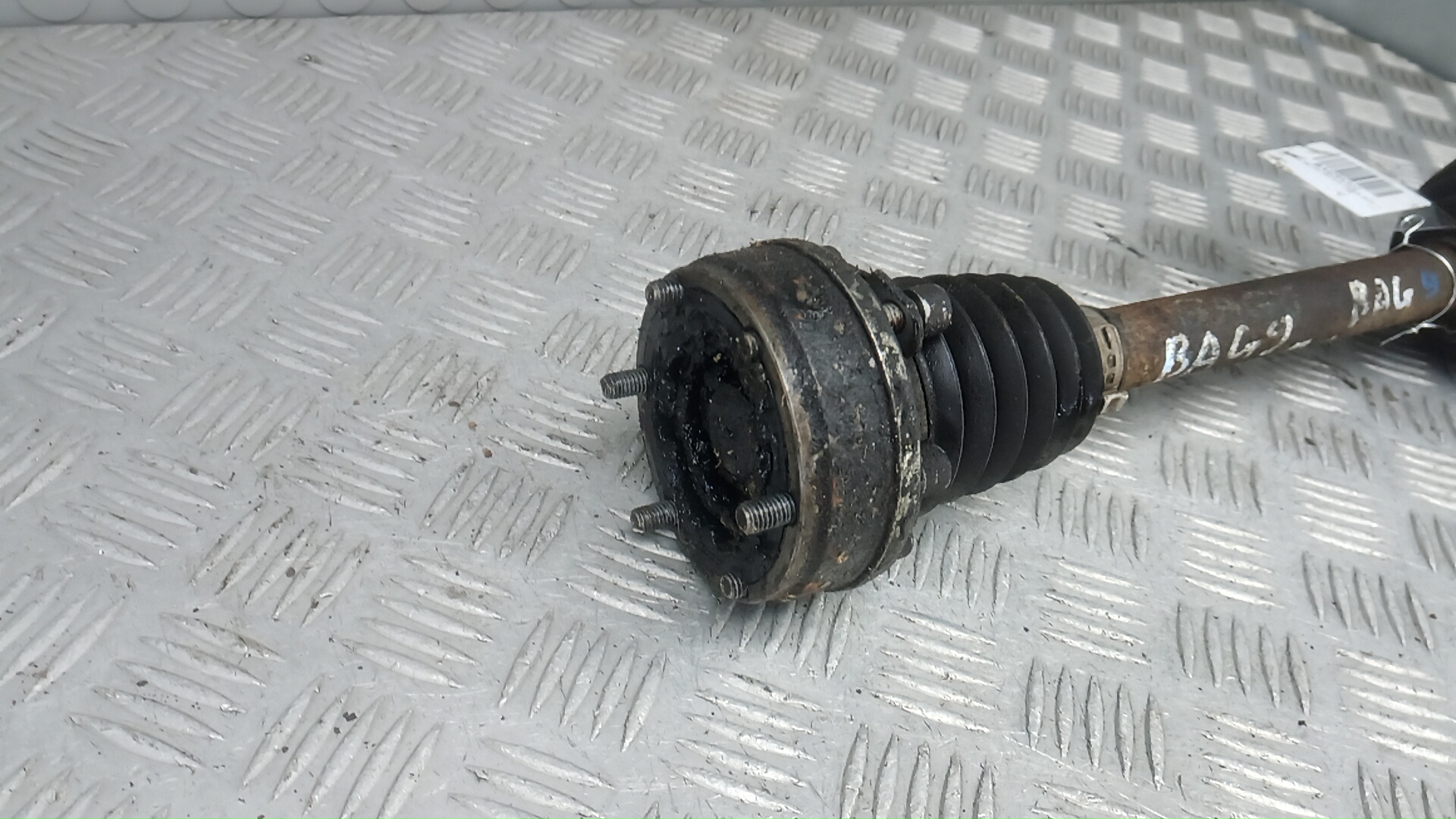 Полуось передняя левая