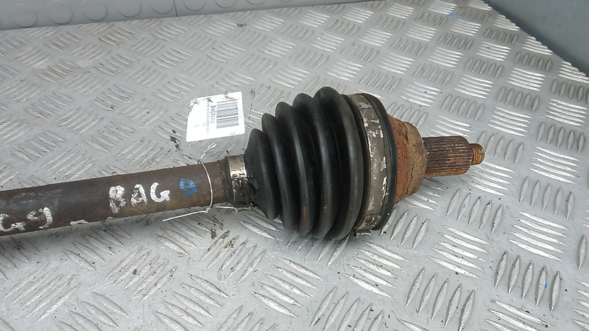 Полуось передняя левая