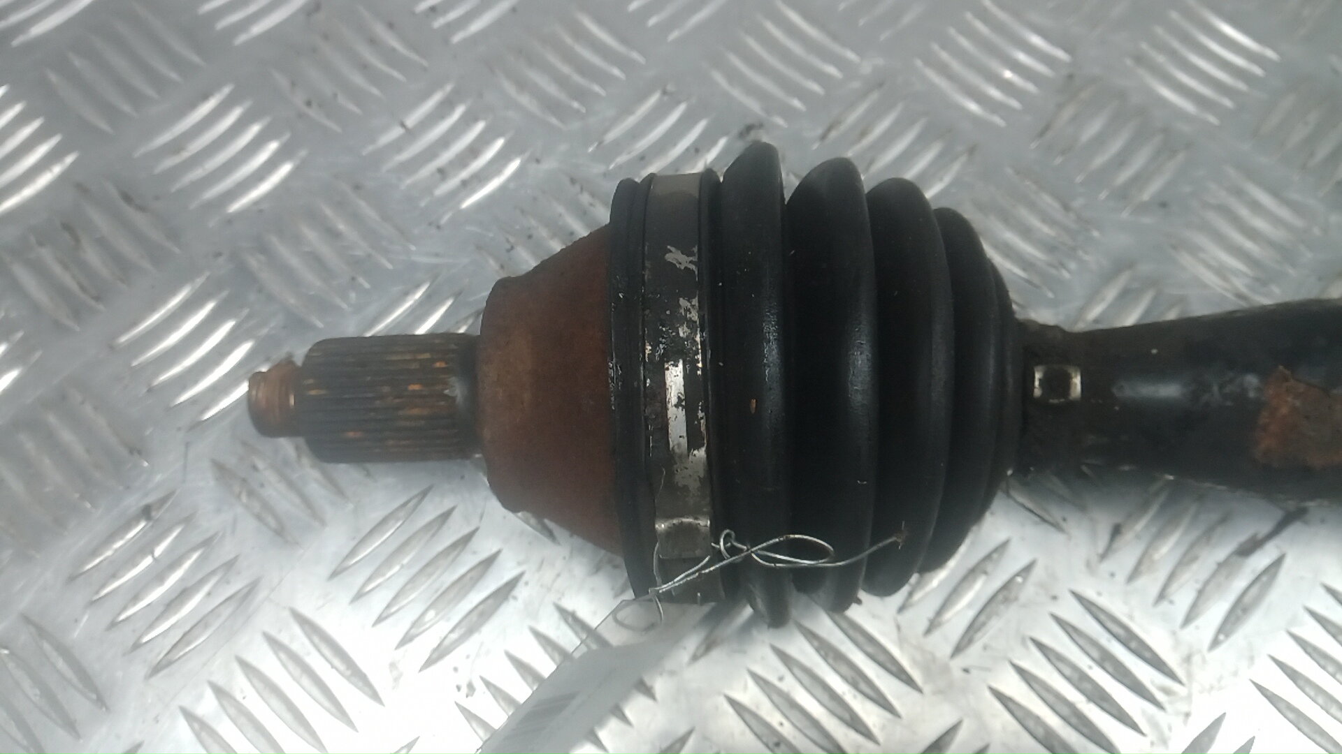 Полуось передняя правая