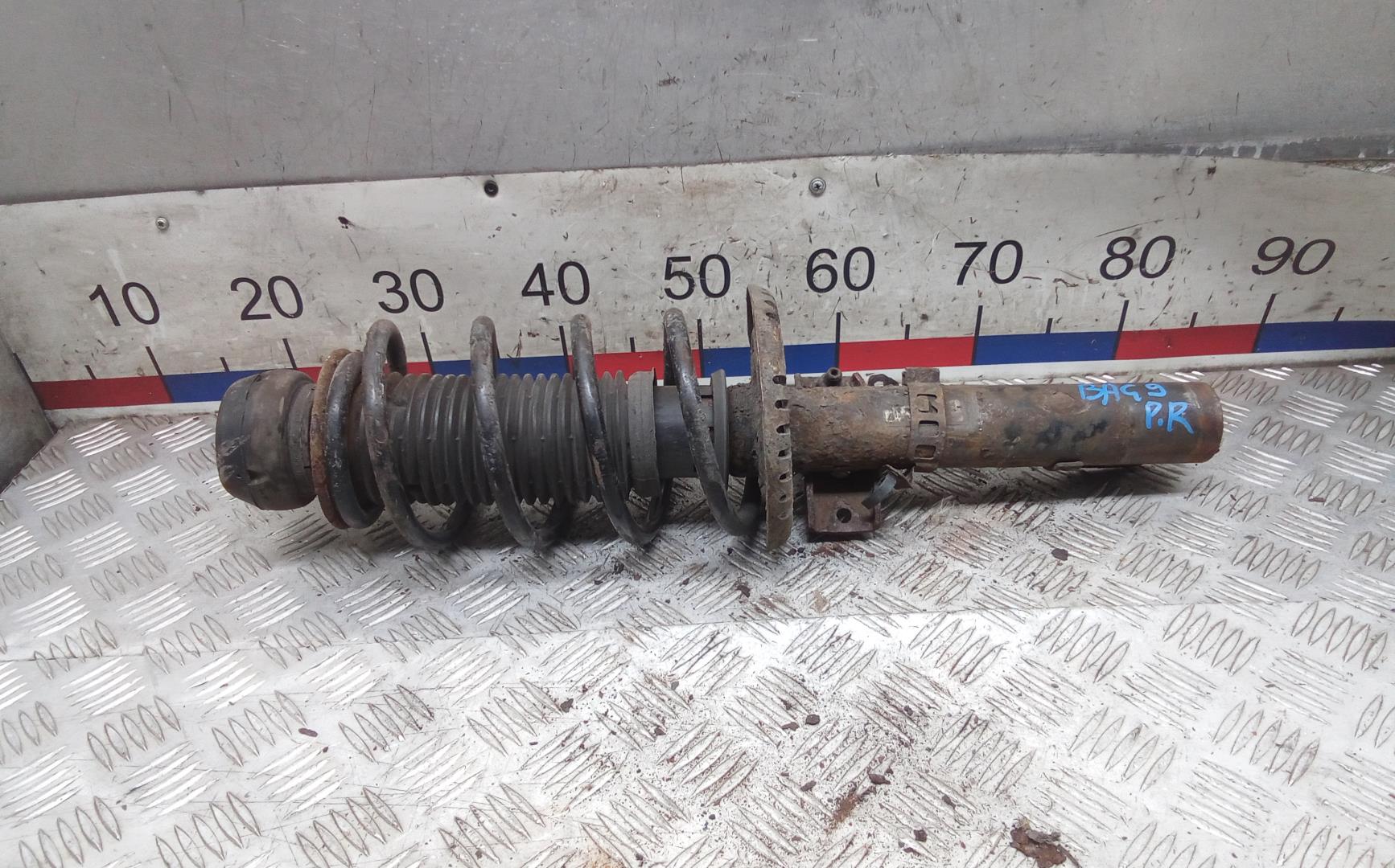 Амортизатор передний правый