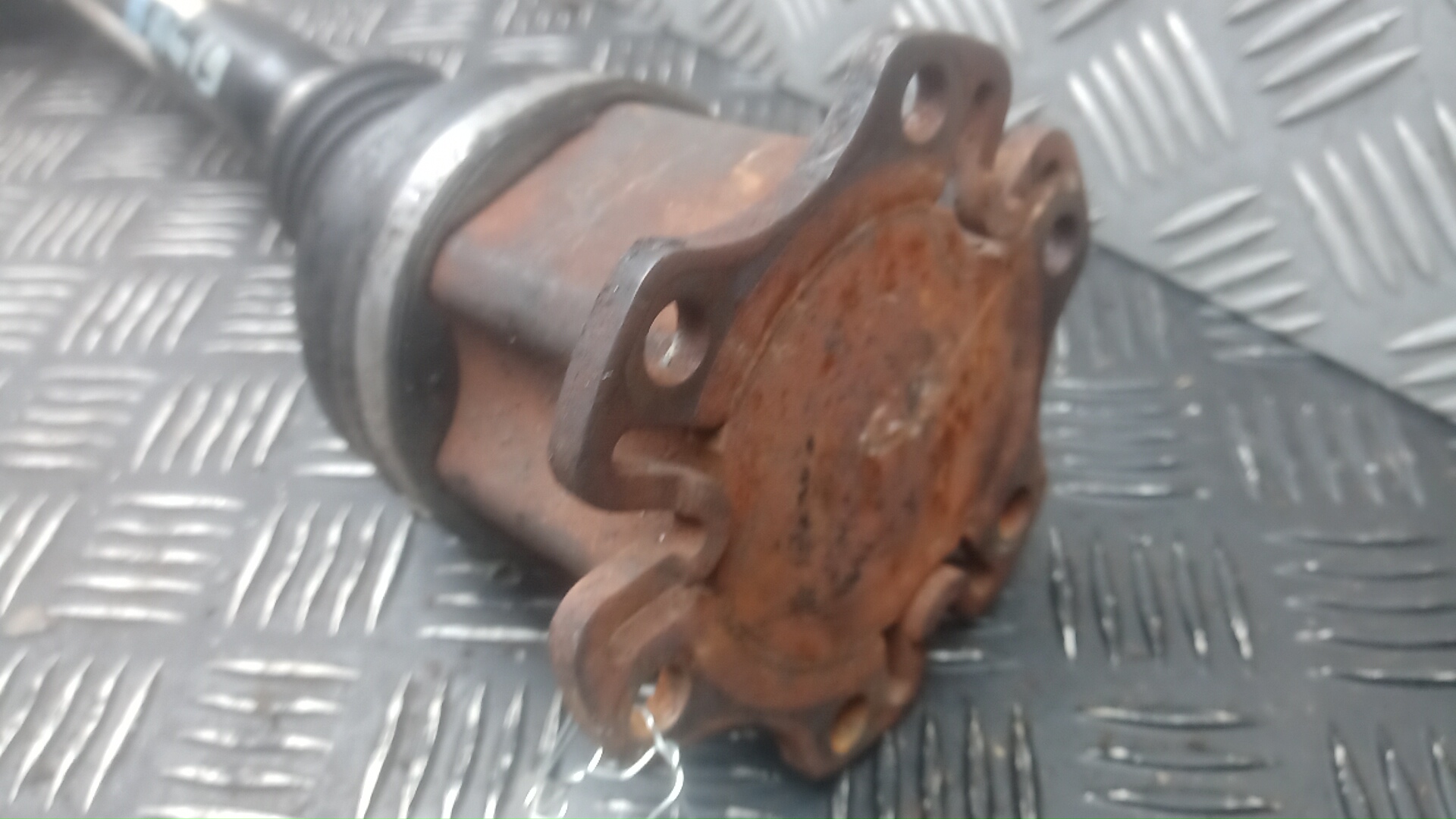 Полуось передняя правая