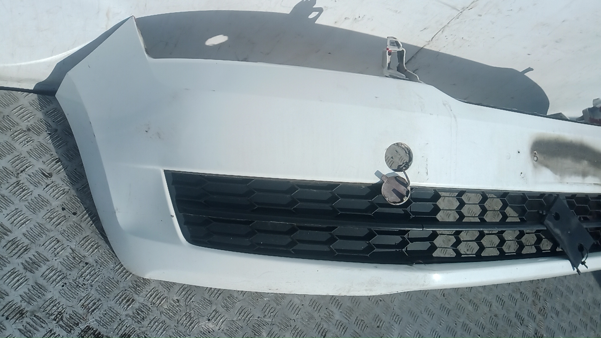 Бампер передний