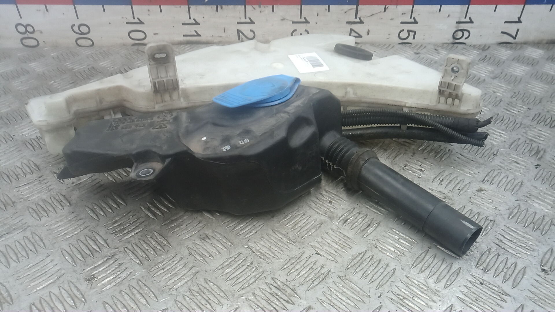 Бачок омывателя лобового стекла