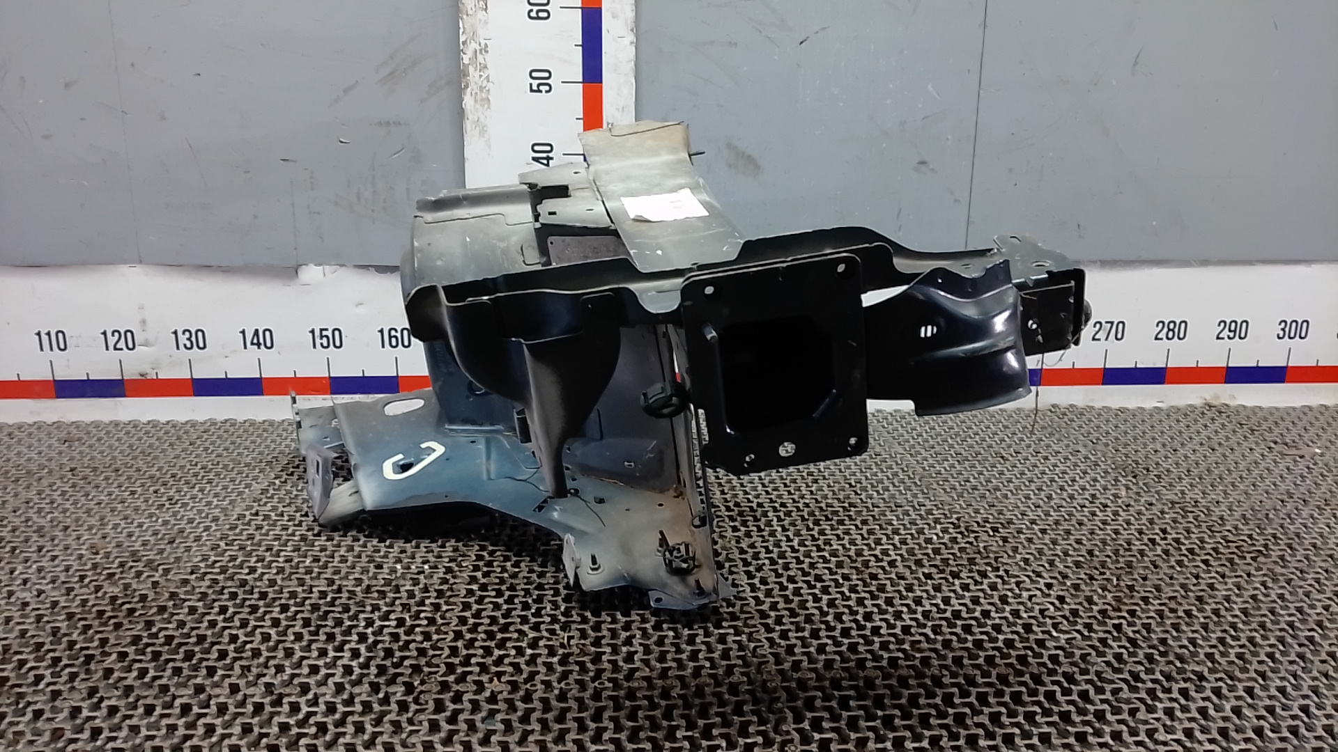 Лонжерон передний правый