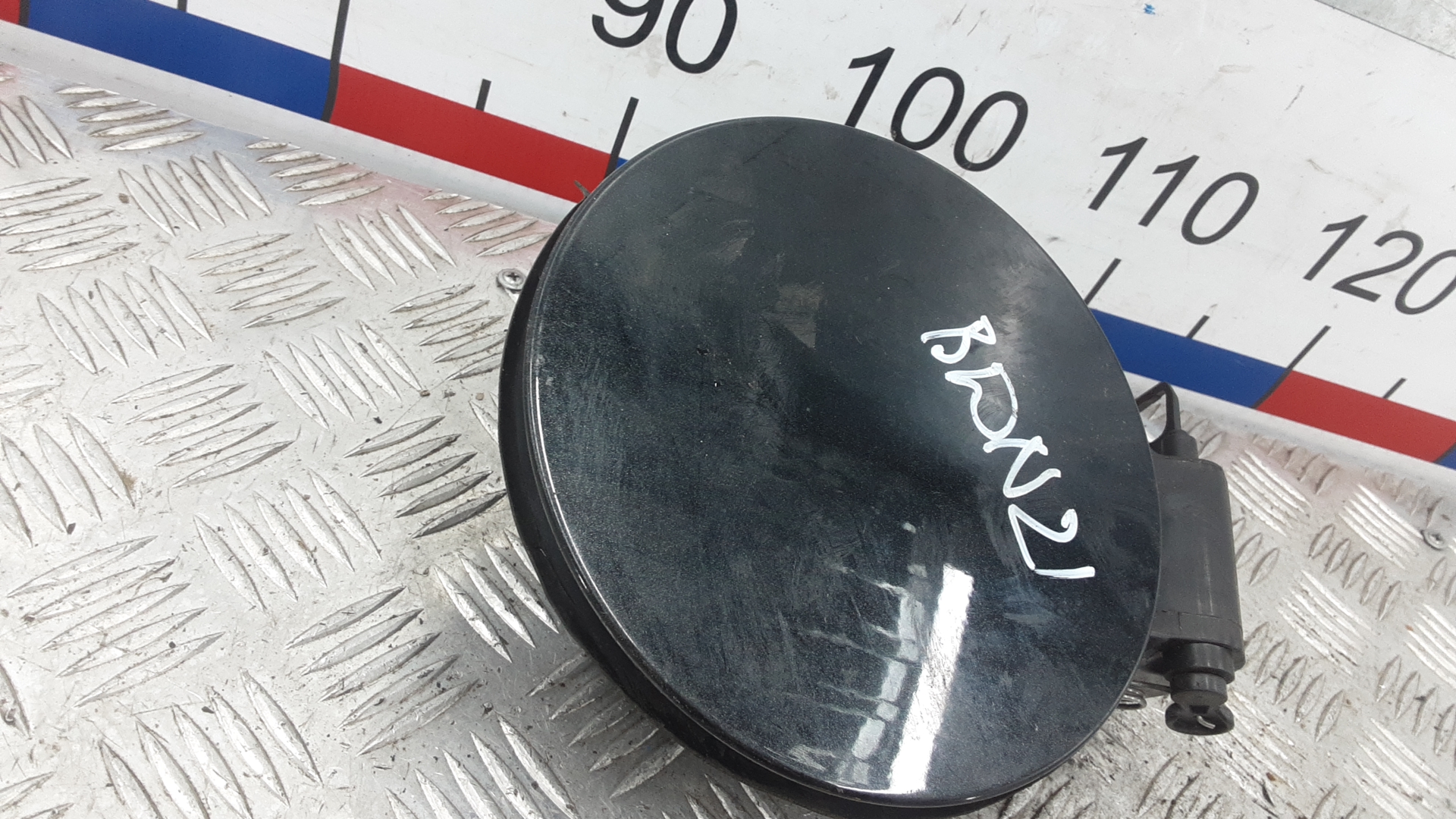 Лючок бензобака