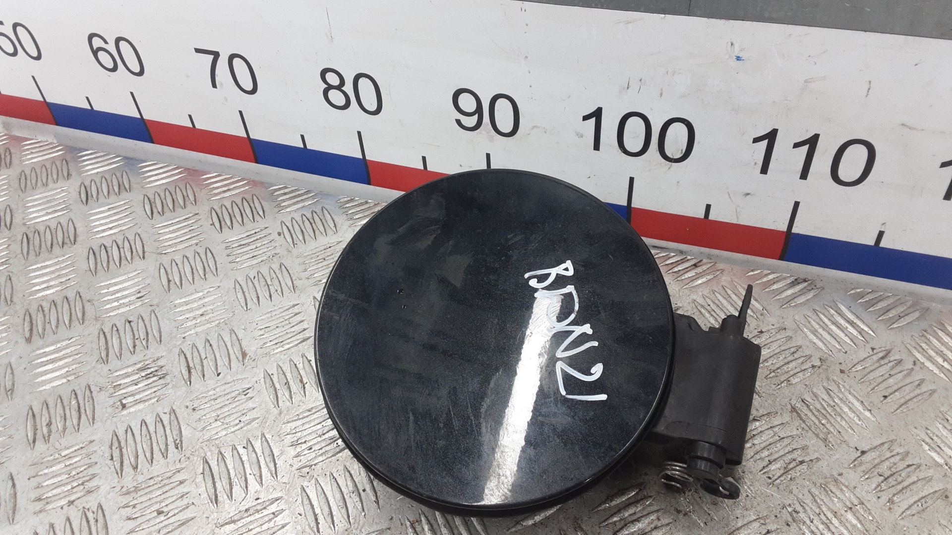 Лючок бензобака