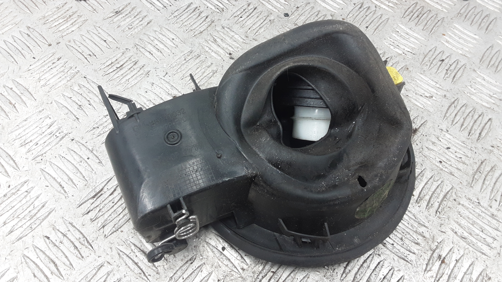 Лючок бензобака