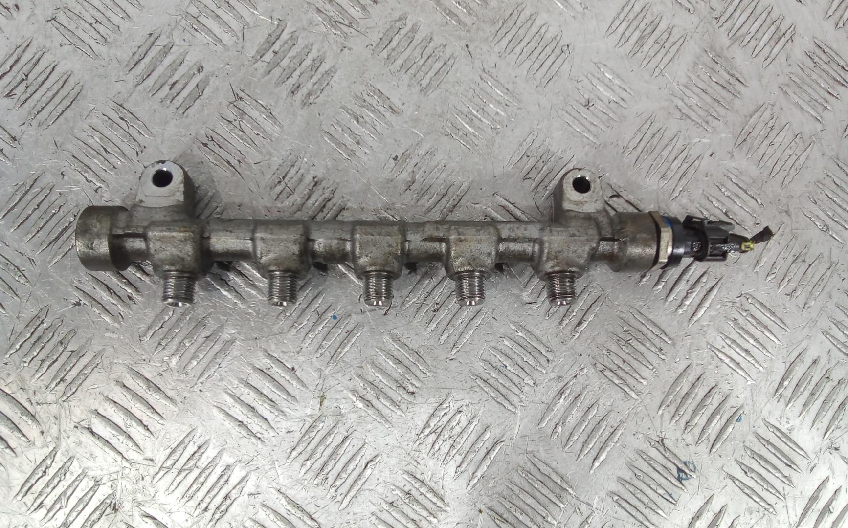 Рейка топливная (рампа)