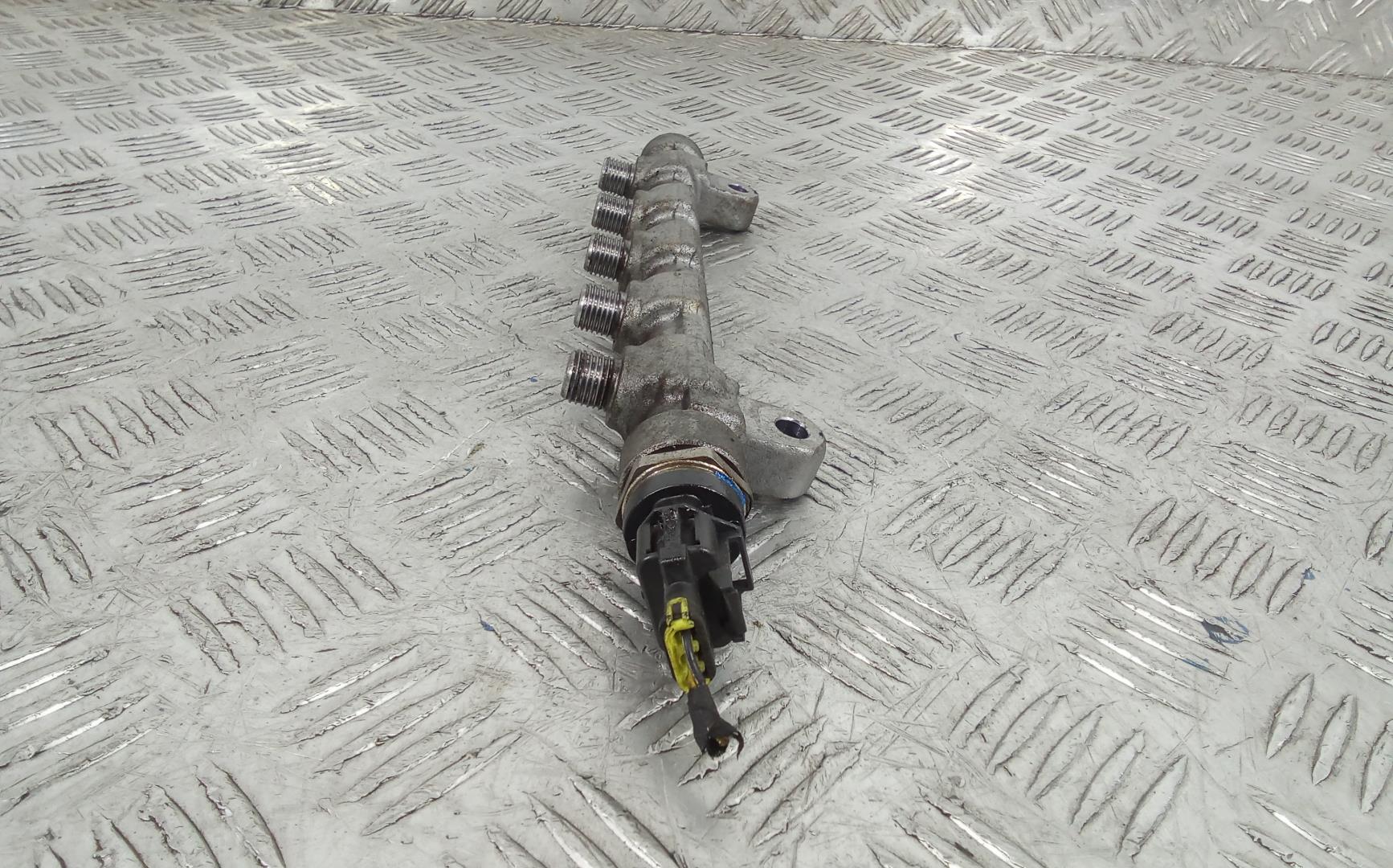 Рейка топливная (рампа)