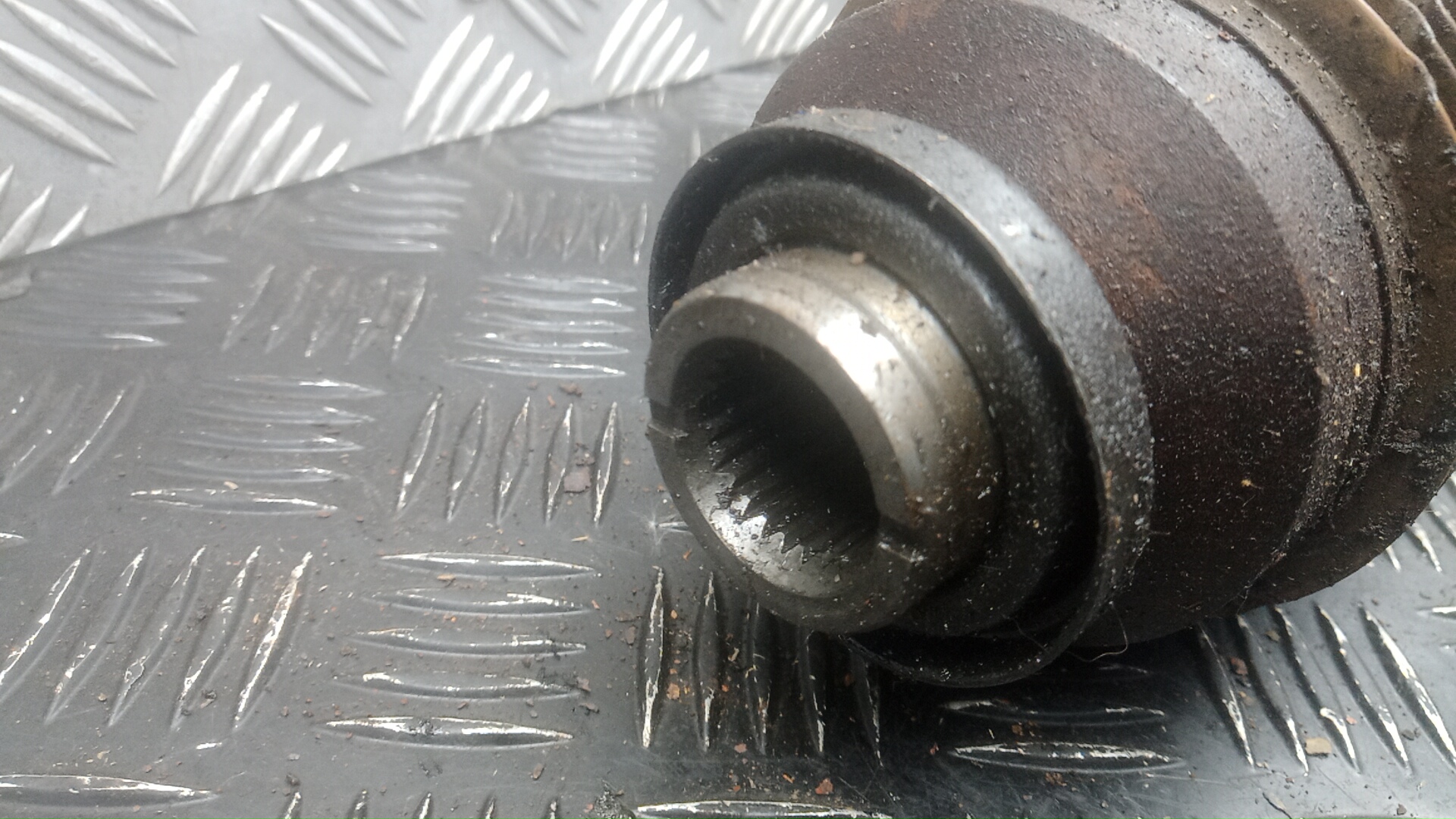 Полуось передняя правая