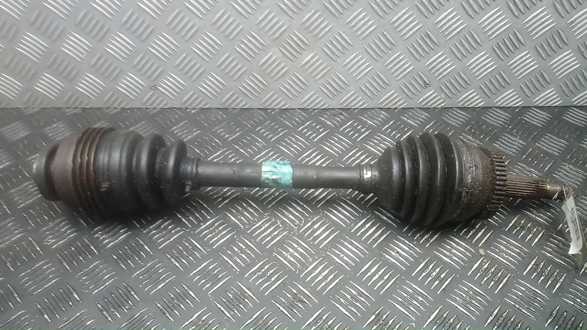 Полуось передняя правая