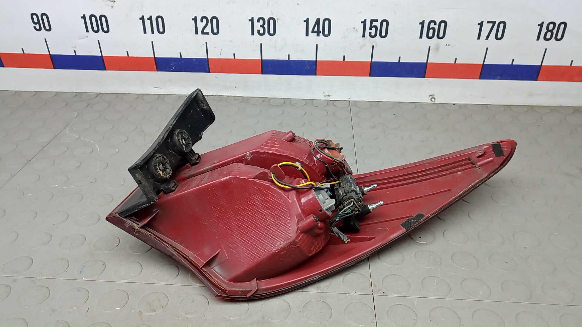 Фонарь задний левый