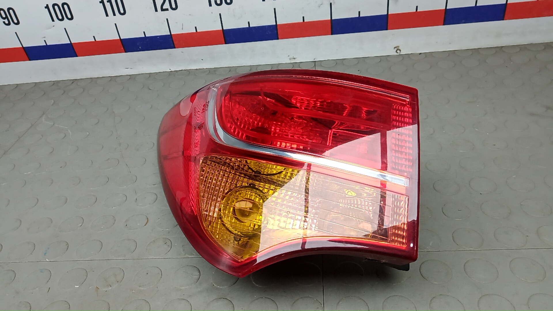 Фонарь задний левый