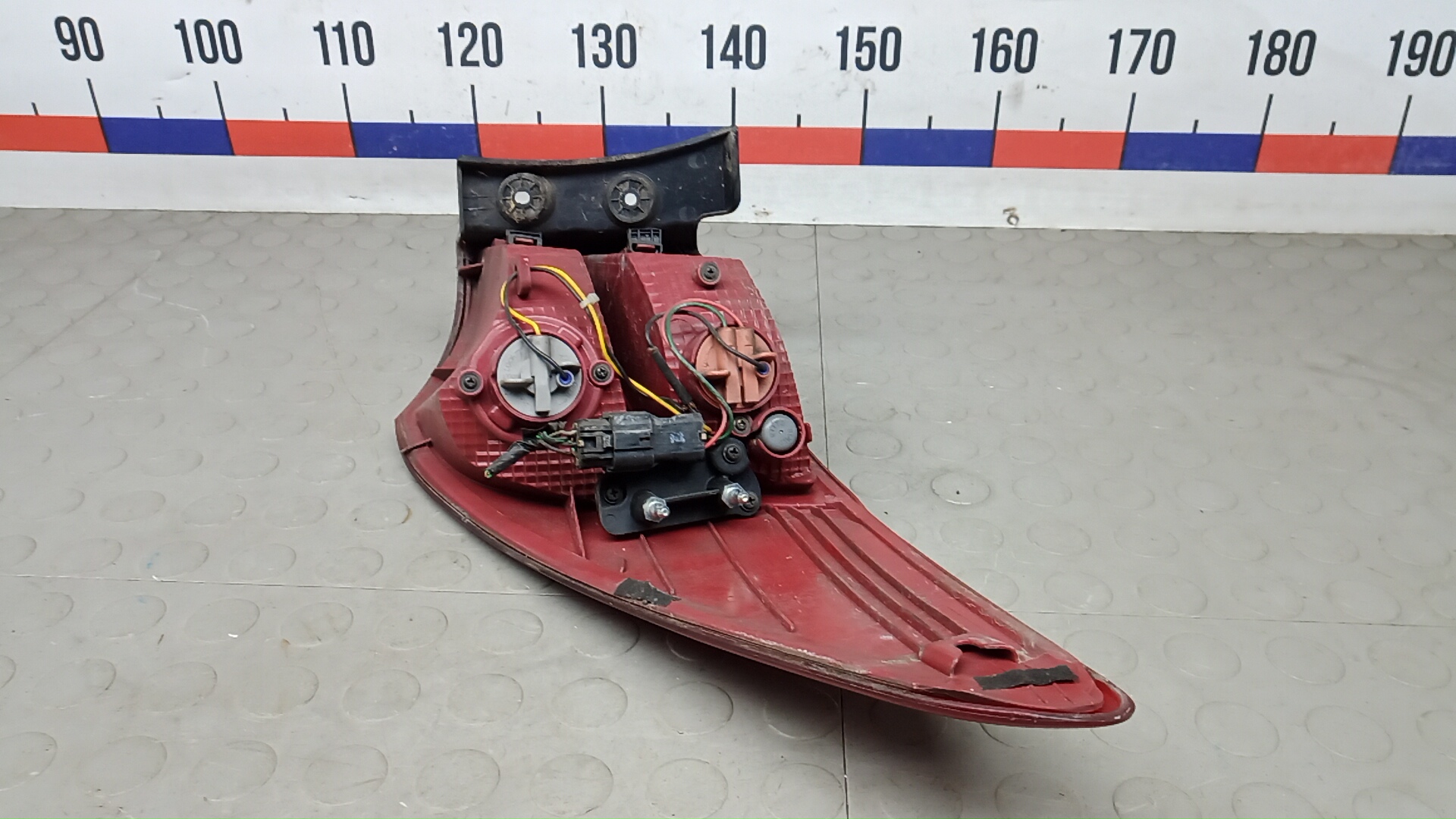 Фонарь задний левый