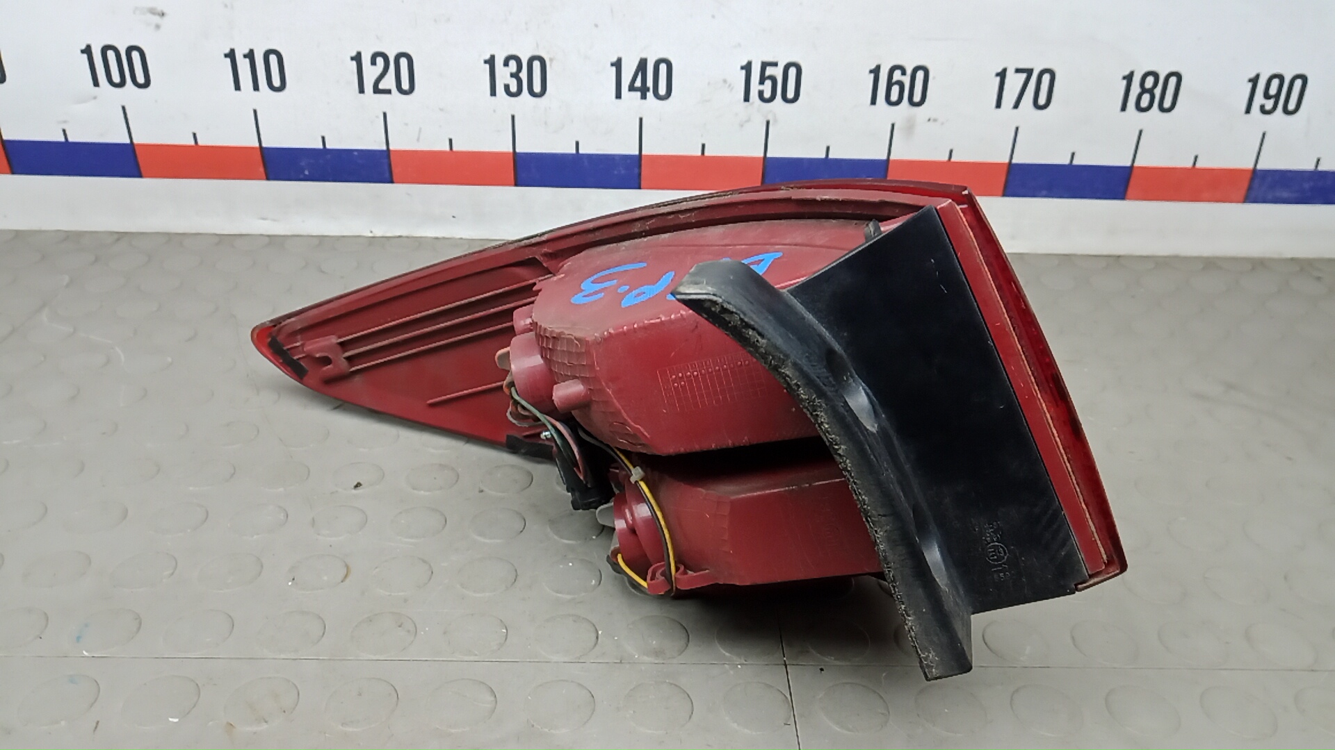 Фонарь задний правый