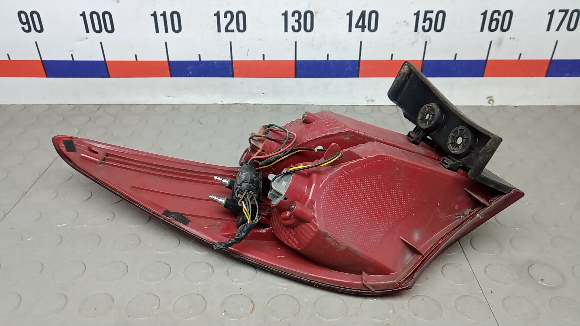 Фонарь задний правый